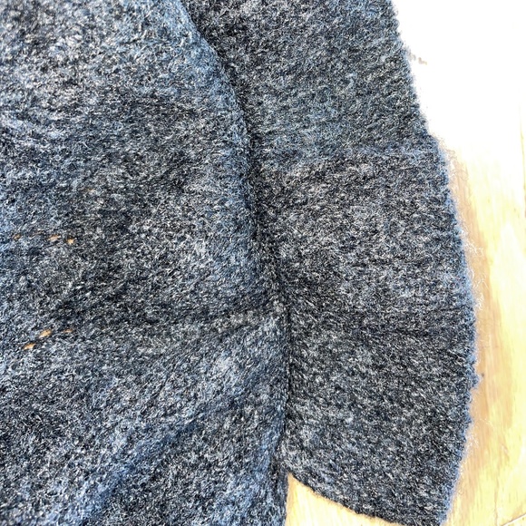 Brand New Heartloom Puff-Sleeve Knit Sweater - Picture 6 of 8